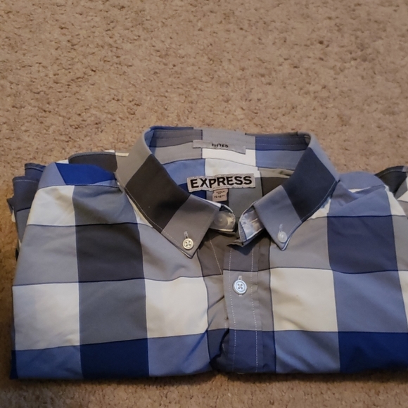 Long sleeve buttoned down shirt - Picture 2 of 2